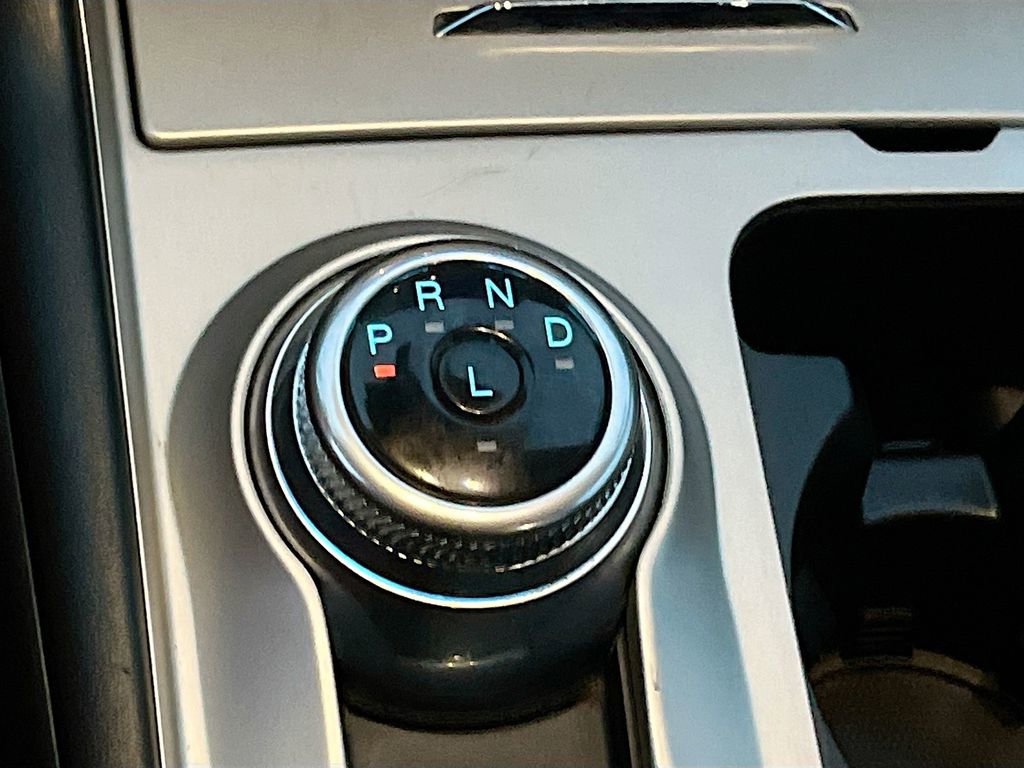 Used 2022 Ford Explorer XLT image 16