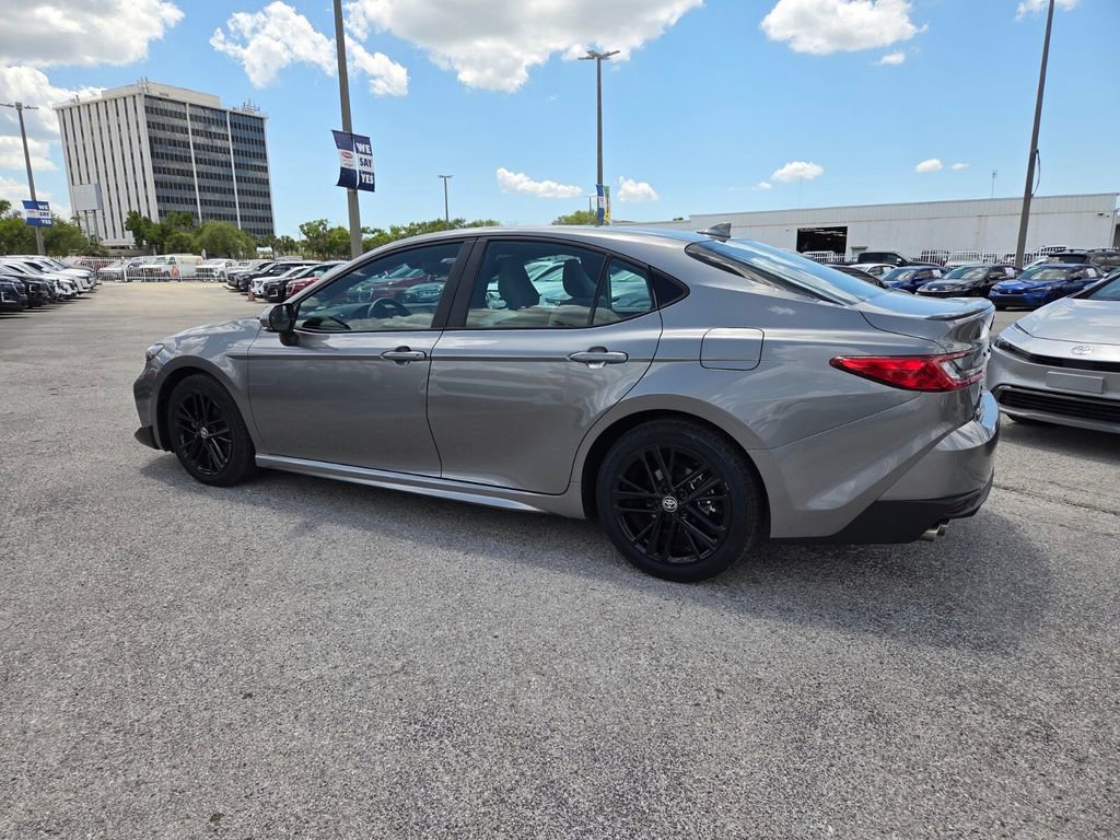 Used 2025 Toyota Camry SE FWD image 10