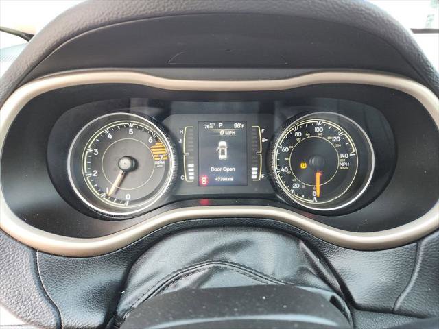 Certified 2017 Jeep Cherokee Sport image 27