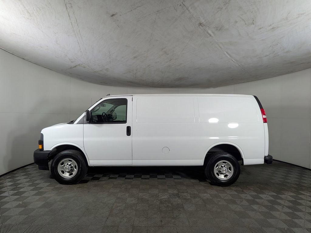 Used 2023 Chevrolet Express 2500 w/ Driver Convenience Package RWD image 3