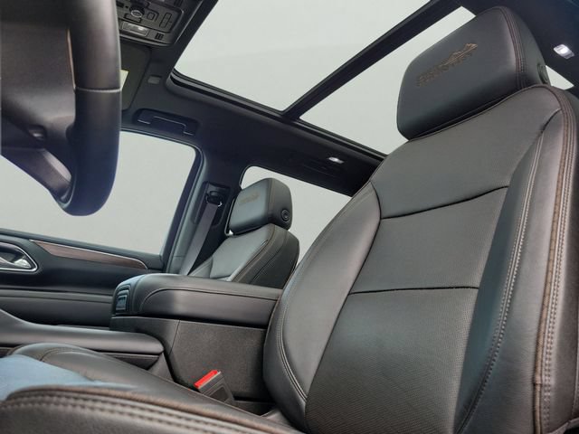 Used 2024 Chevrolet Suburban High Country AWD/4WD image 25