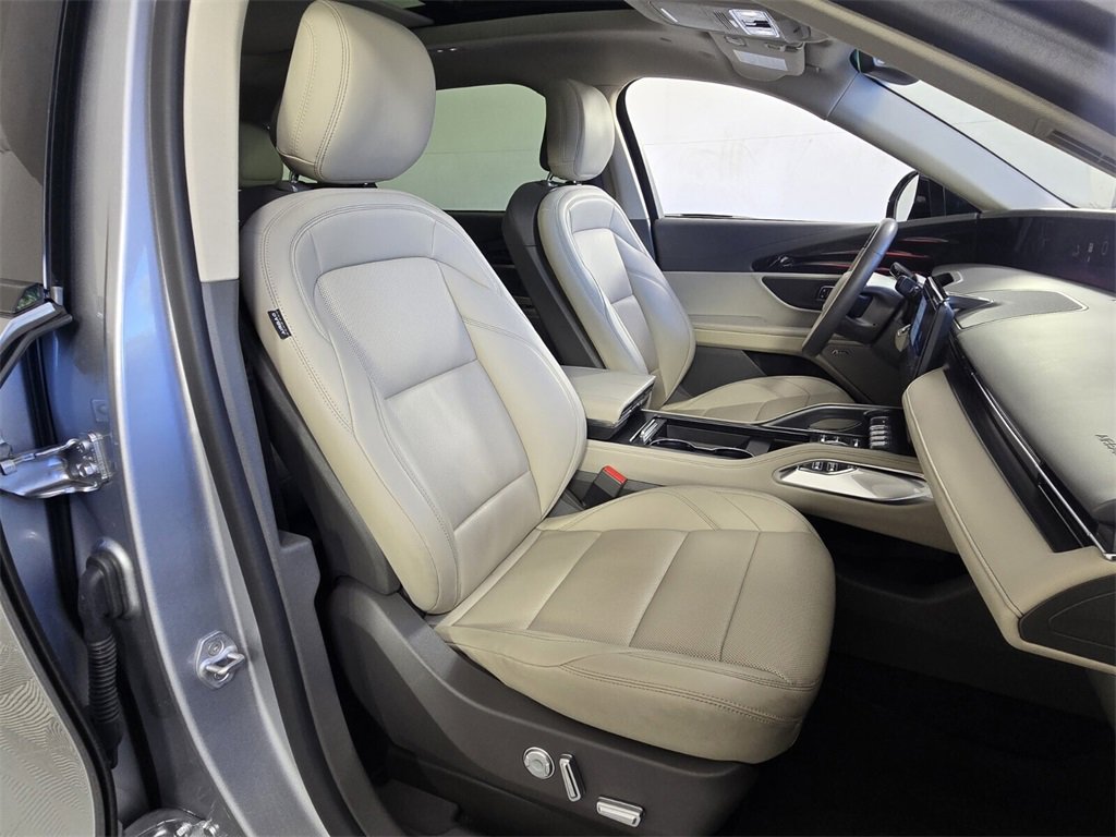 Used 2024 Lincoln Nautilus Premier w/ Equipment Group 102A image 20