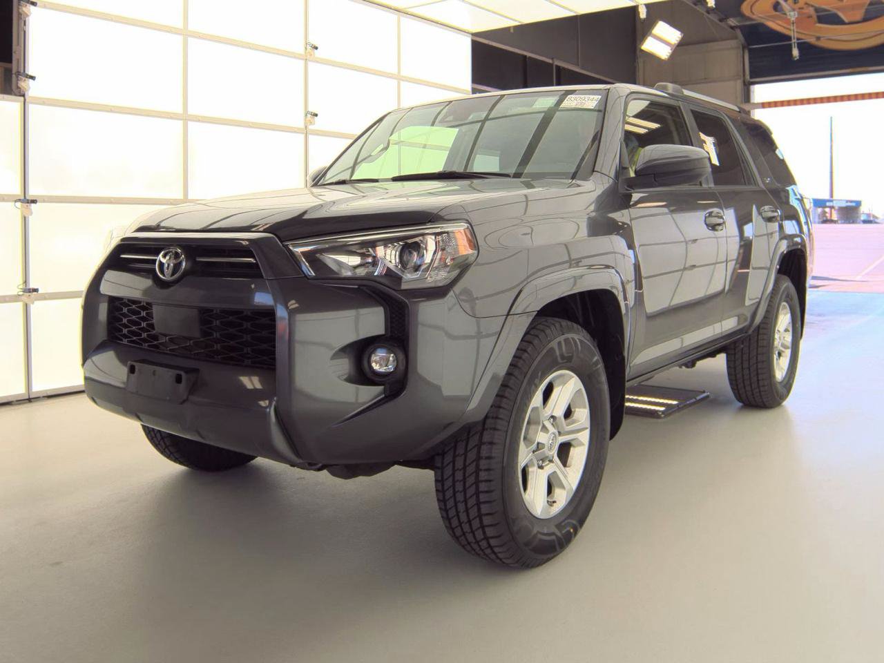 Used 2021 Toyota 4Runner SR5 AWD/4WD image 4