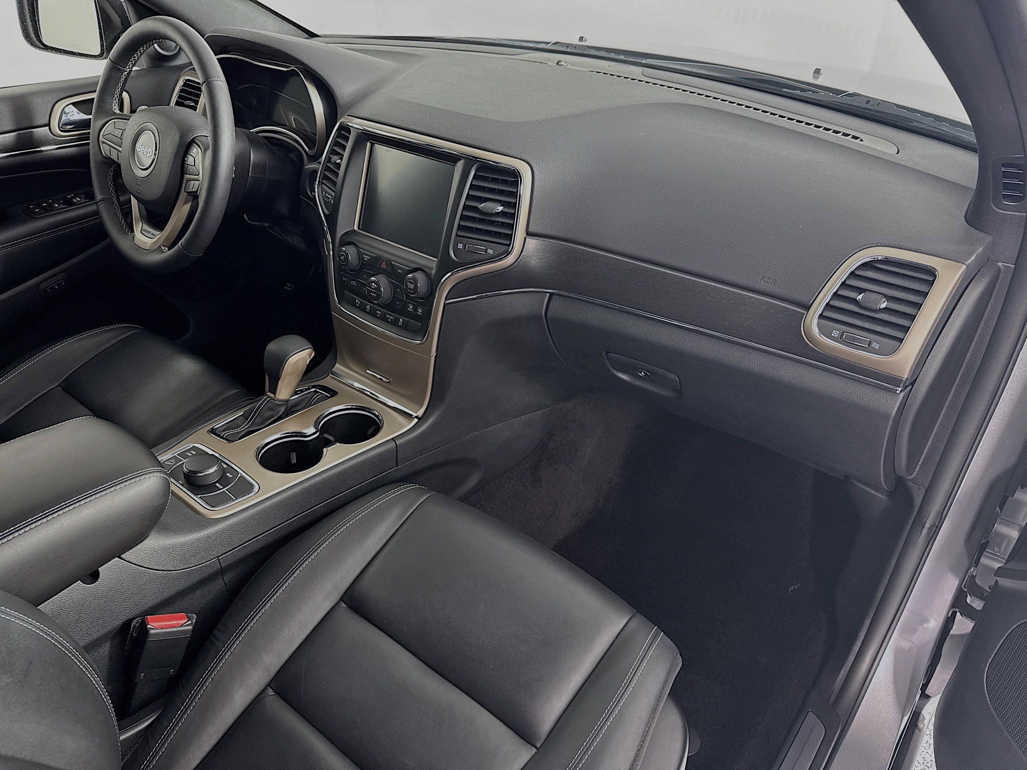 Used 2017 Jeep Grand Cherokee Limited AWD/4WD image 30