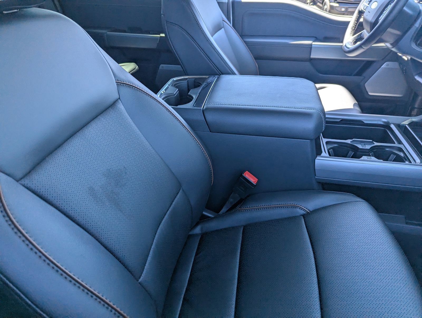 New 2026 Ford F250 Lariat w/ Black Appearance Package AWD/4WD image 41