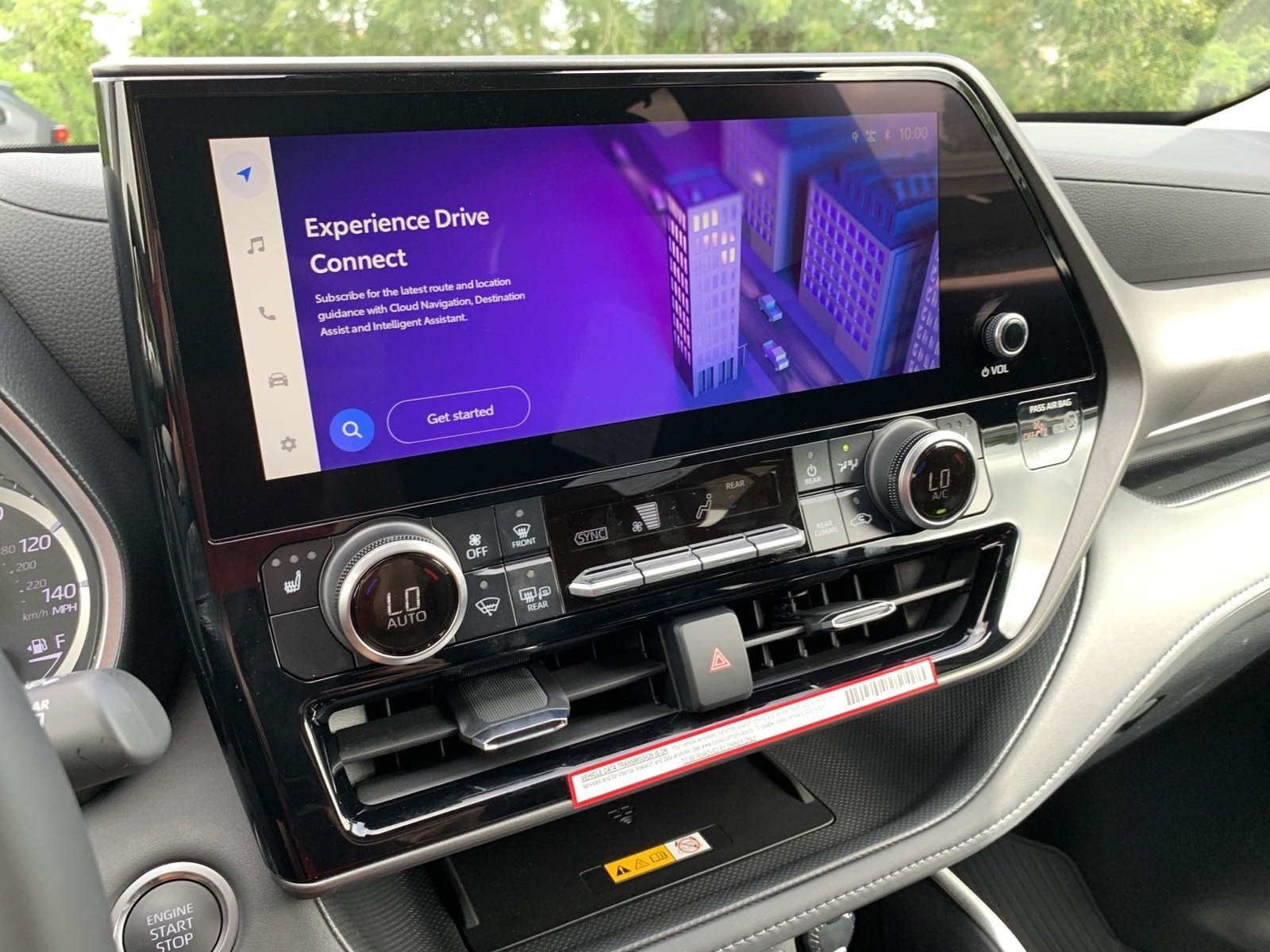 New 2024 Toyota Highlander XLE FWD image 17
