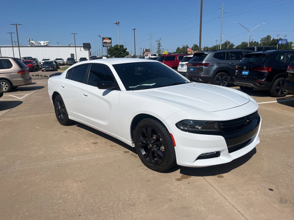 Used 2023 Dodge Charger SXT w/ Blacktop Package image 3