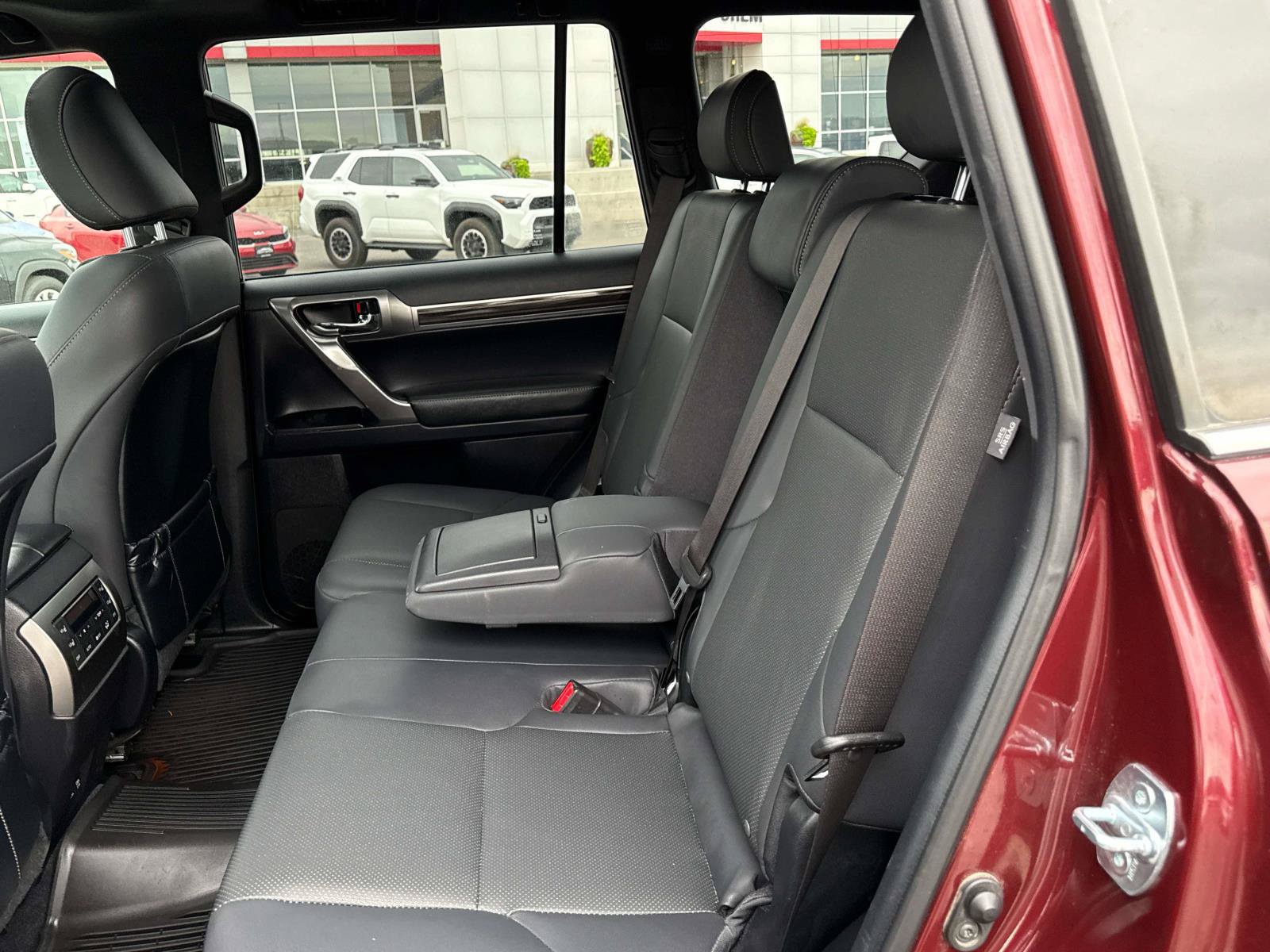 Used 2022 Lexus GX 460 Premium w/ Premium Package AWD/4WD image 14
