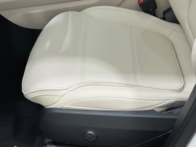 New 2026 Mercedes-Benz GLC 300 4MATIC image 16