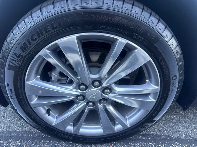Used 2023 Cadillac XT5 Premium Luxury w/ LPO, Floor Liner Package AWD/4WD image 4