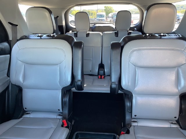 Used 2021 Ford Explorer XLT w/ Equipment Group 202A AWD/4WD image 26