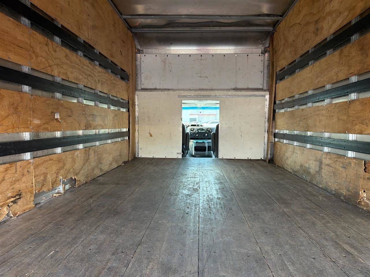 Used 2018 Ford E-350 and Econoline 350 Super Duty RWD image 8