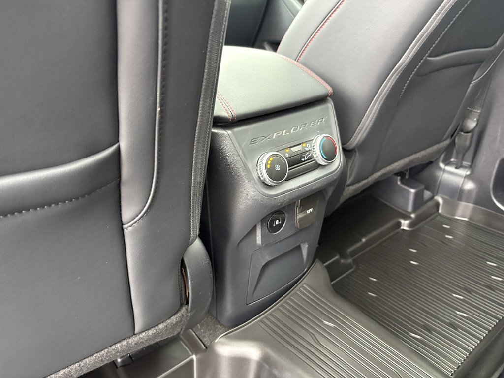 Used 2025 Ford Explorer ST-Line image 23