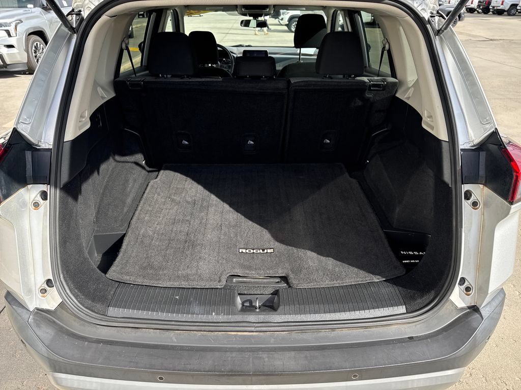 Used 2022 Nissan Rogue SV AWD/4WD image 23