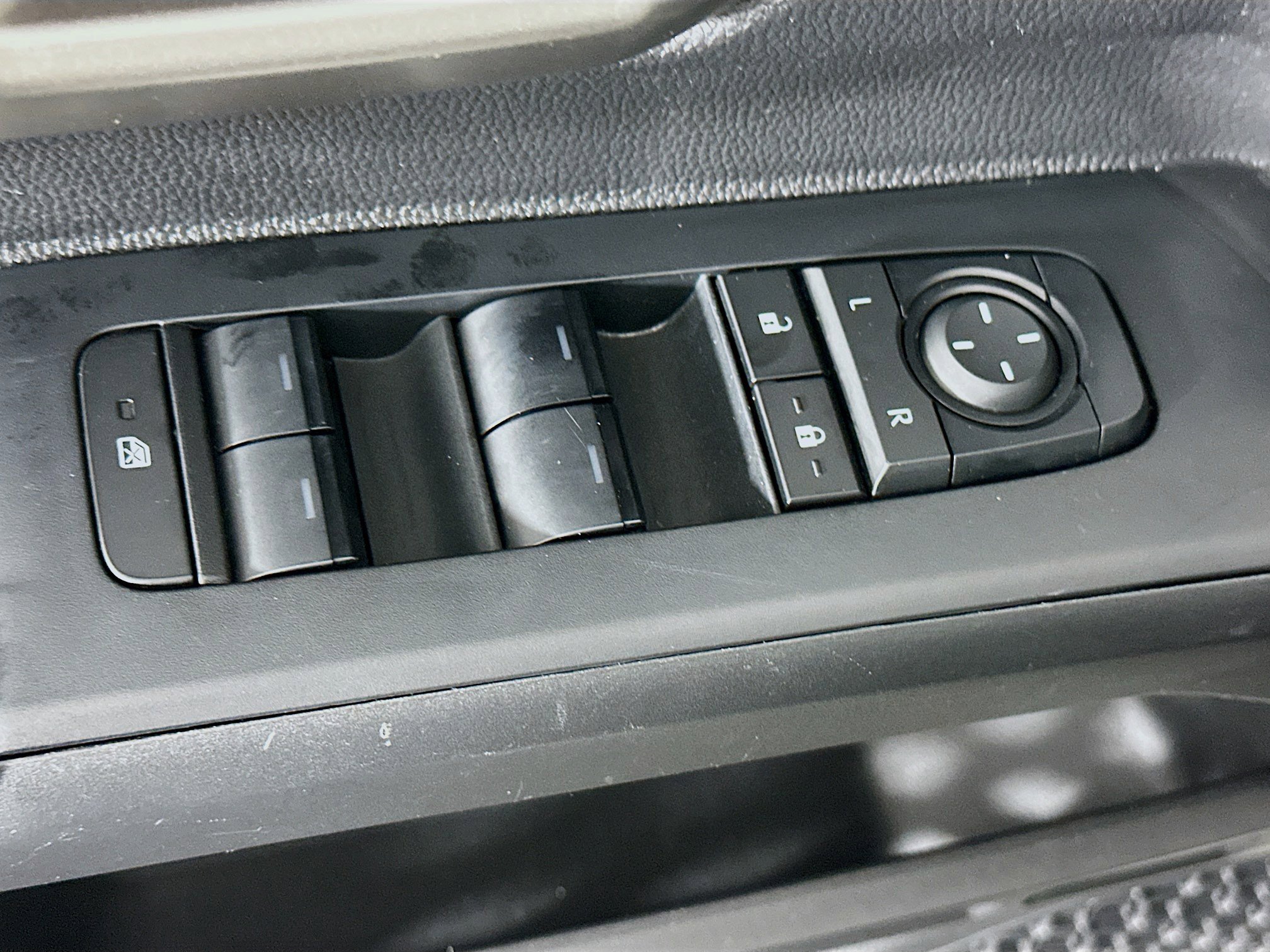 Used 2024 Toyota Tacoma TRD Off-Road image 15