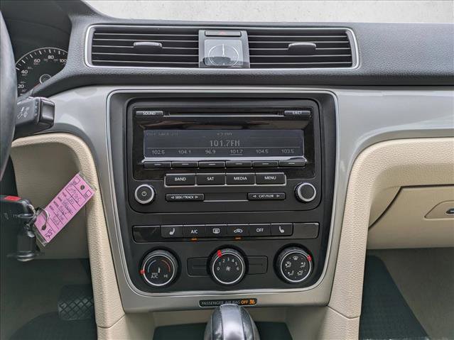 Used 2015 Volkswagen Passat 1.8T Wolfsburg Edition image 12