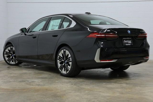 Used 2025 BMW i5 xDrive40 w/ Premium Package image 16