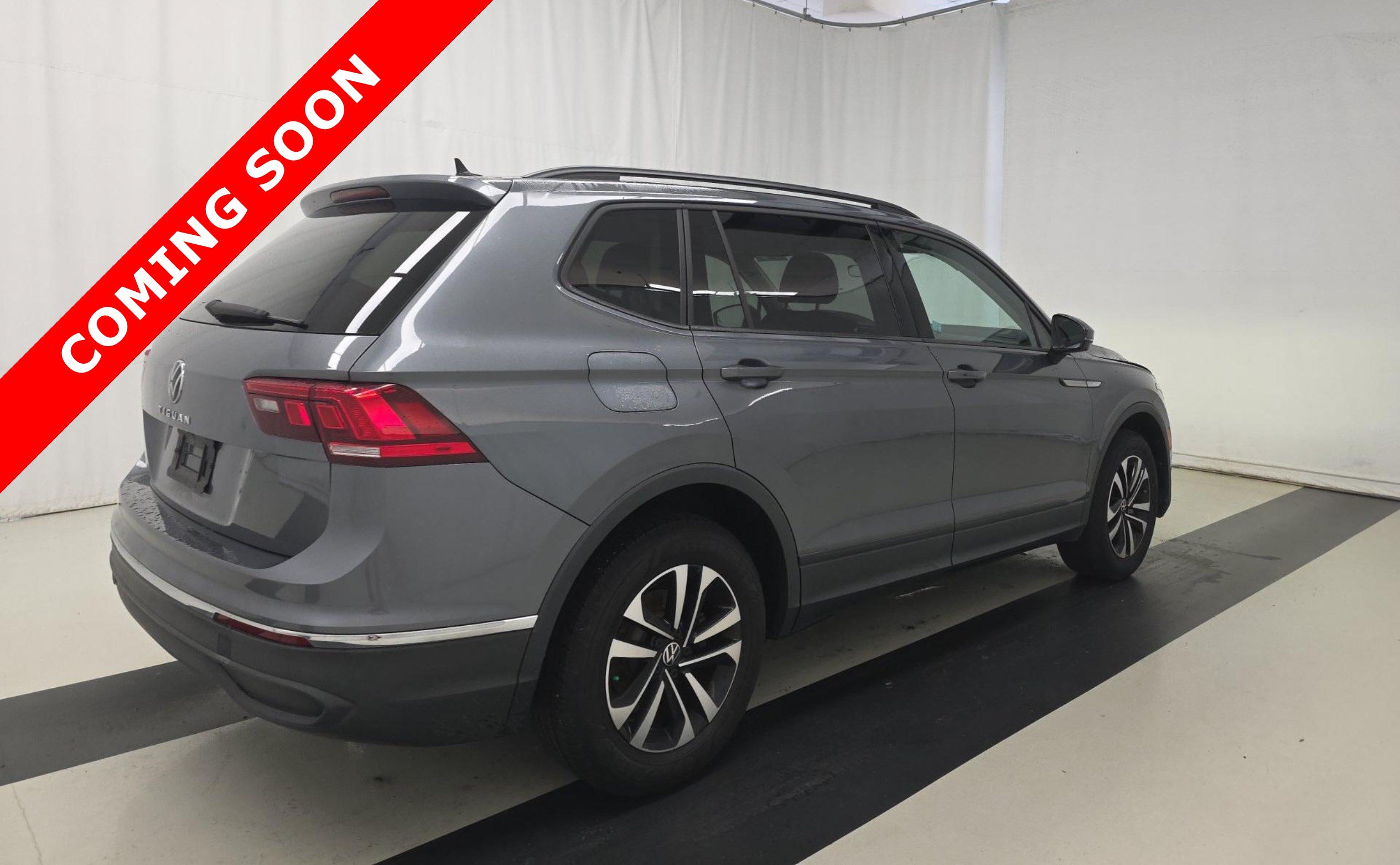 Used 2023 Volkswagen Tiguan S w/ Driver Assistance Package FWD image 4