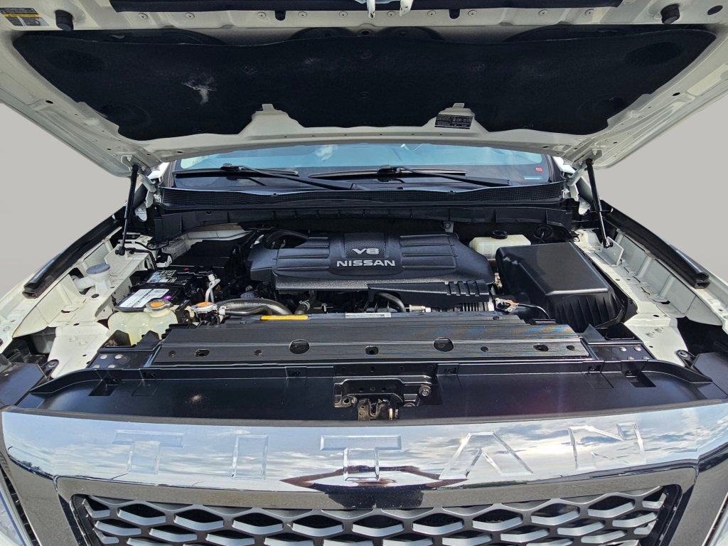 Used 2017 Nissan Titan SL AWD/4WD image 18