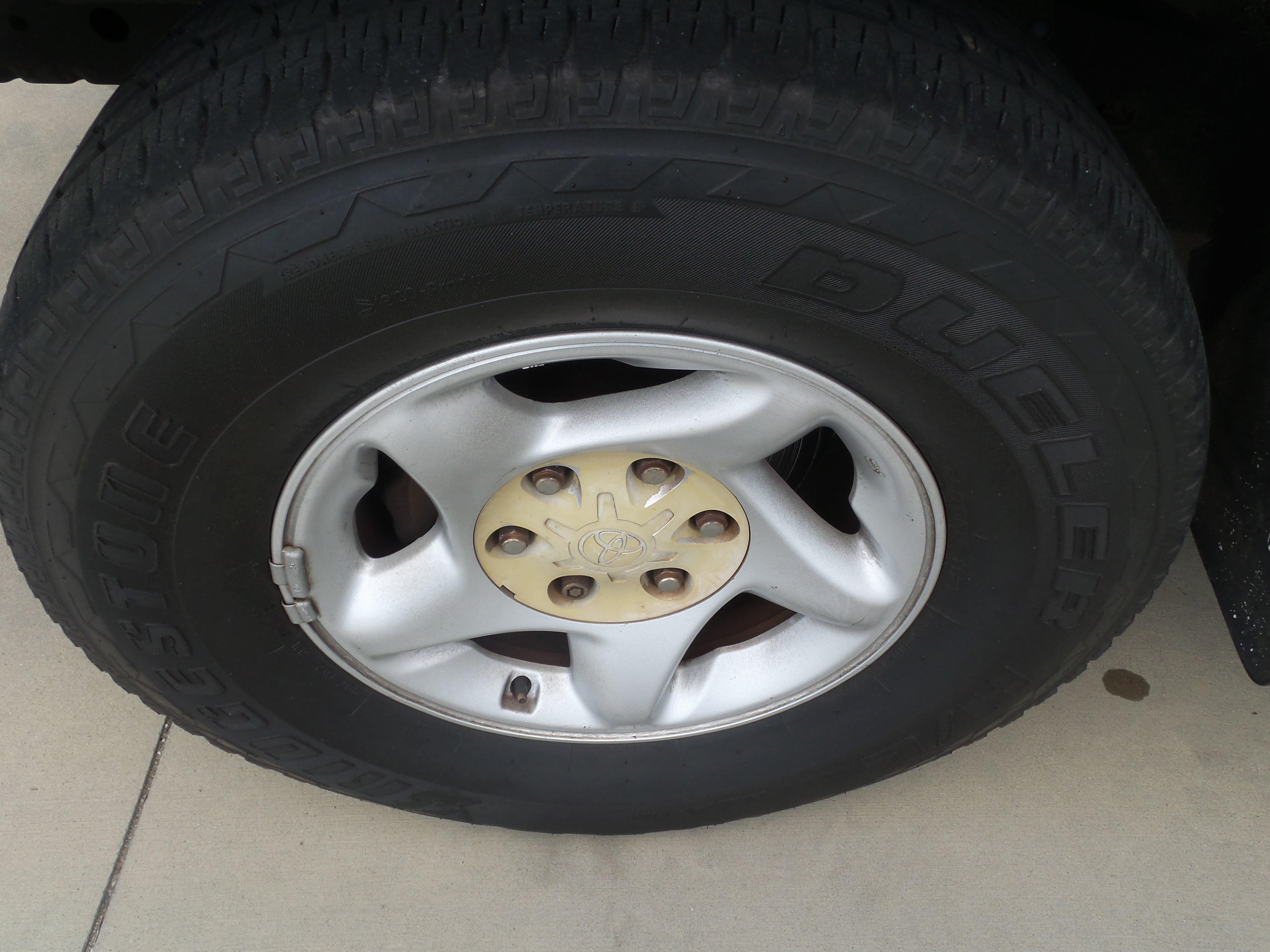 Used 2001 Toyota Sequoia SR5 AWD/4WD image 16