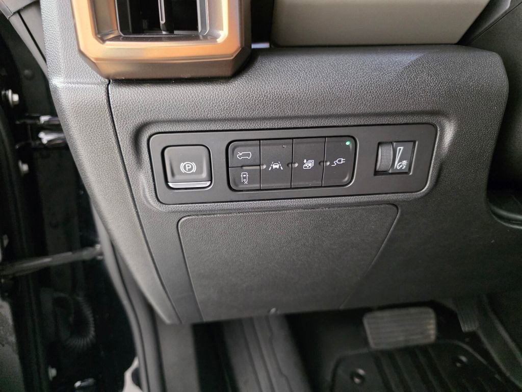 Used 2025 GMC Hummer EV 2X image 24