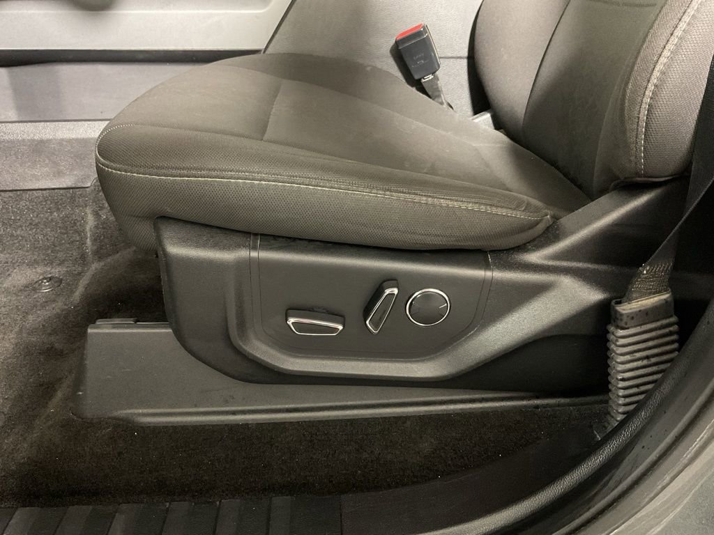Used 2018 Ford F150 XLT w/ Equipment Group 302A Luxury AWD/4WD image 22