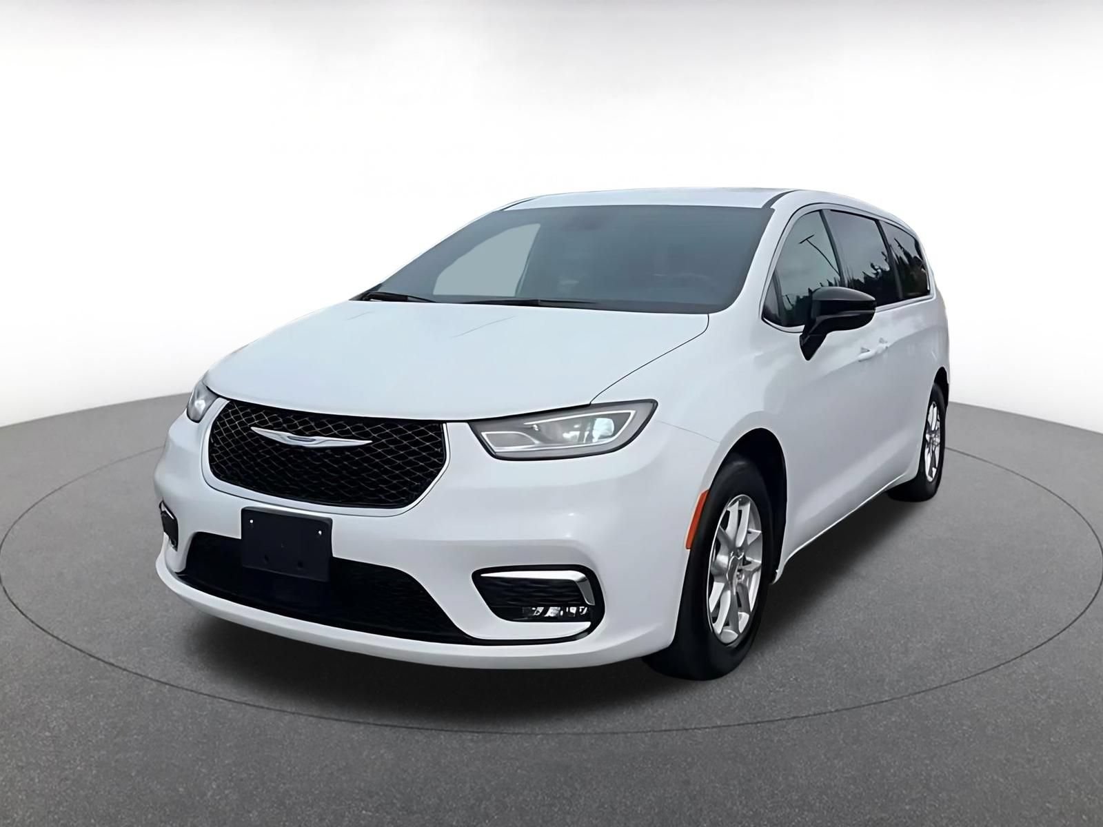 Used 2025 Chrysler Pacifica Select FWD image 6