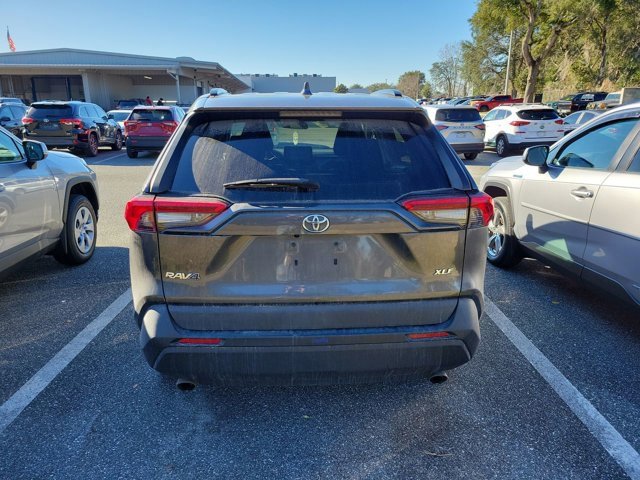 Used 2020 Toyota RAV4 XLE image 5