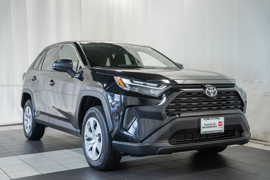 Used 2025 Toyota RAV4 LE AWD/4WD image 1