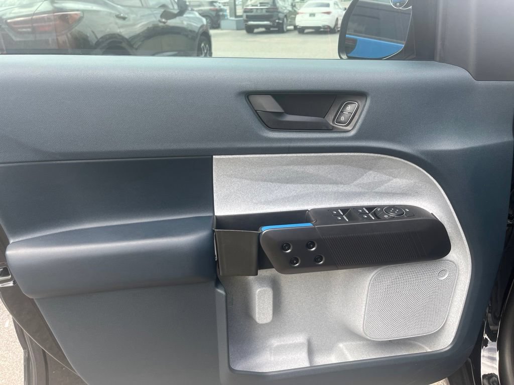 Used 2025 Ford Maverick XLT FWD image 11