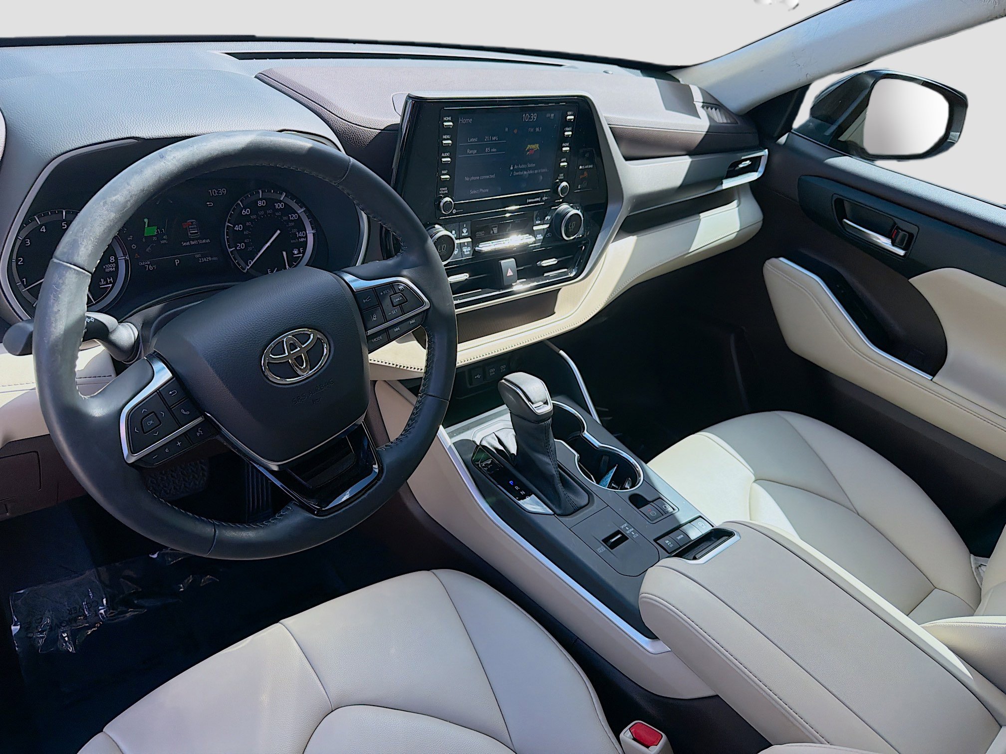Used 2021 Toyota Highlander XLE FWD image 9