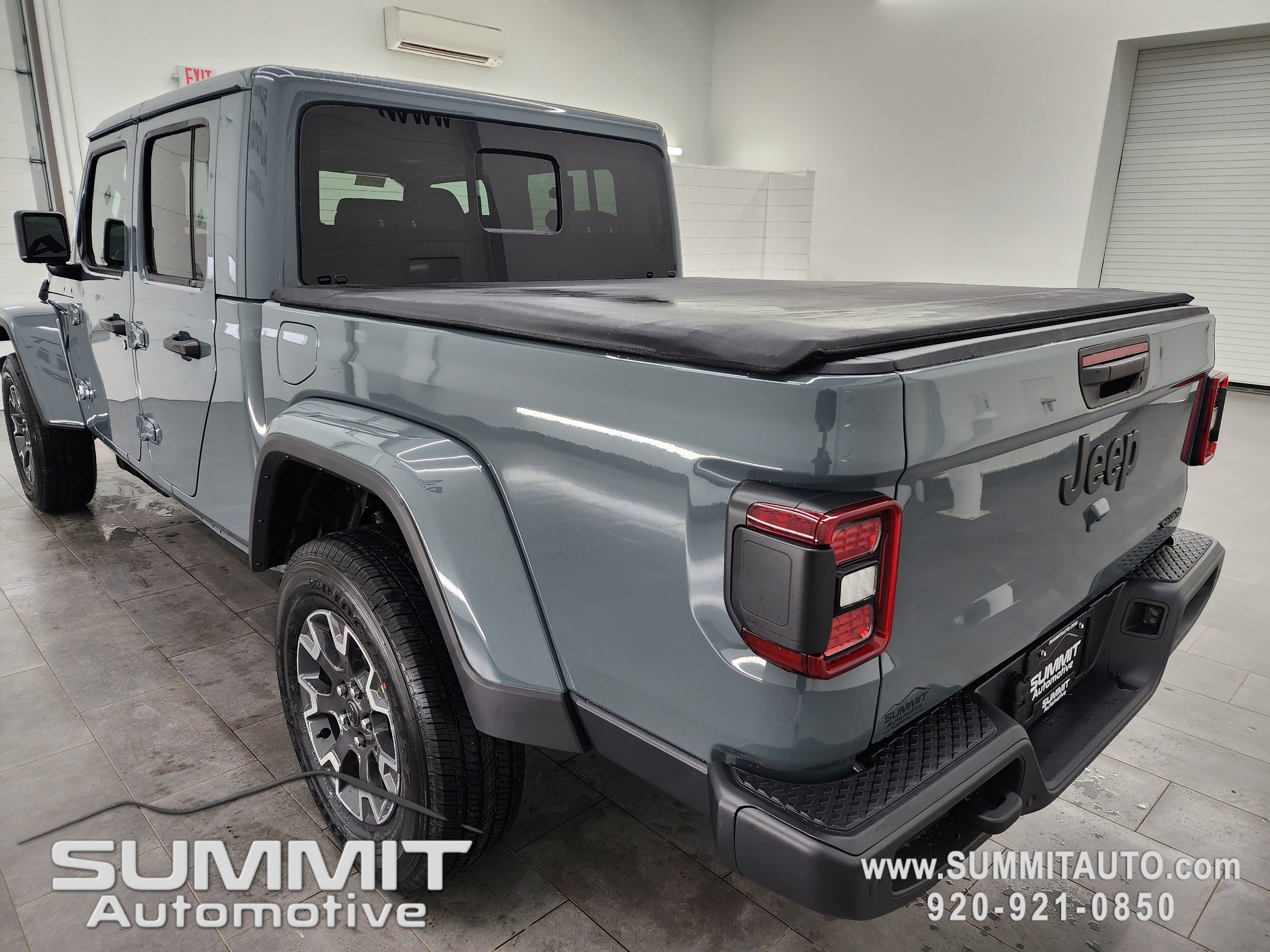 New 2026 Jeep Gladiator Sport image 6