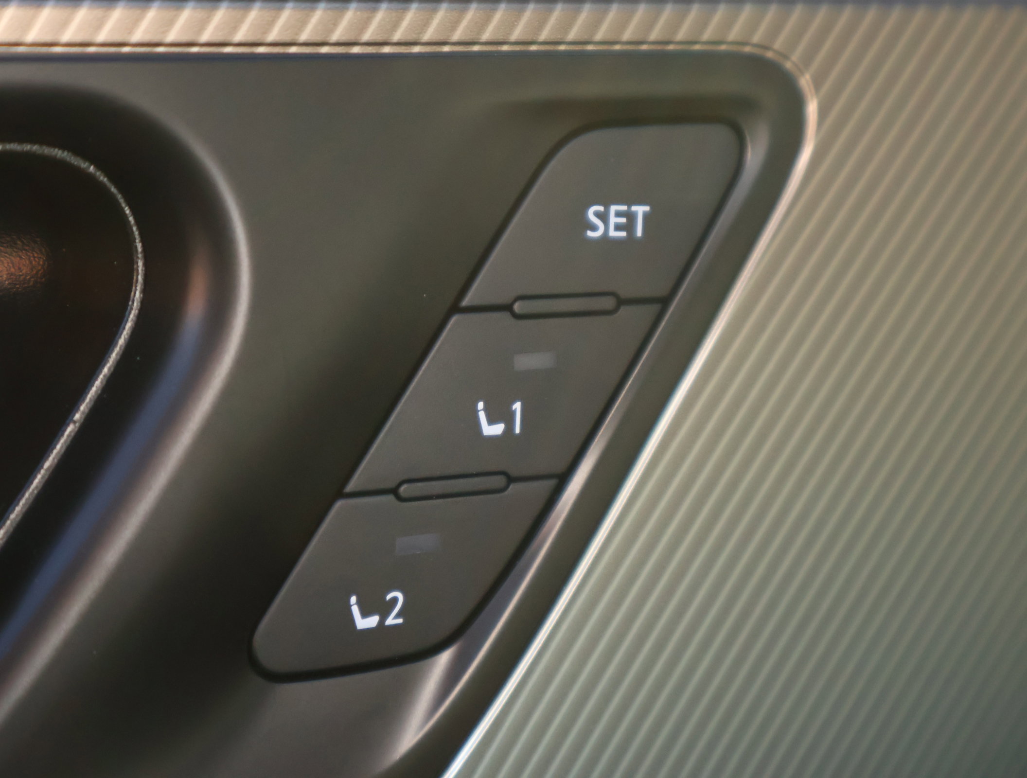 Used 2025 Nissan Murano Platinum w/ Cargo Package image 9