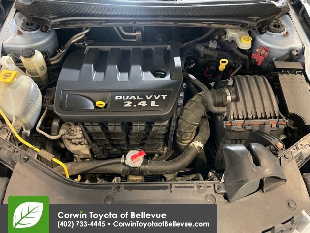 Used 2013 Dodge Avenger SE image 19