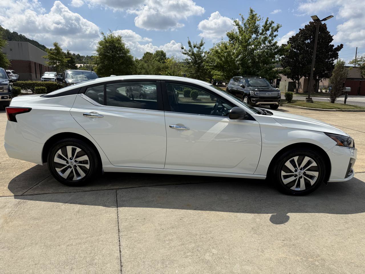 Used 2025 Nissan Altima 2.5 S FWD image 6