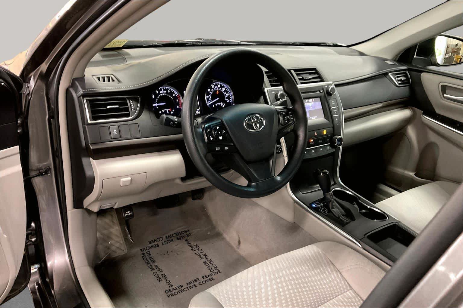 Used 2017 Toyota Camry LE FWD image 18