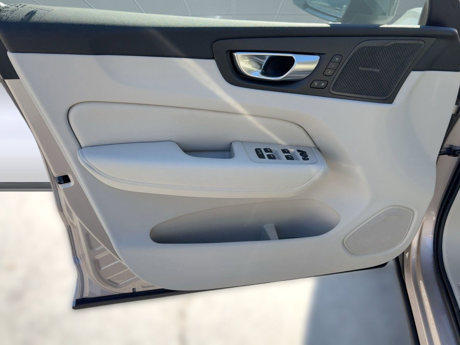 New 2026 Volvo XC60 B5 Ultra w/ Climate Package image 19