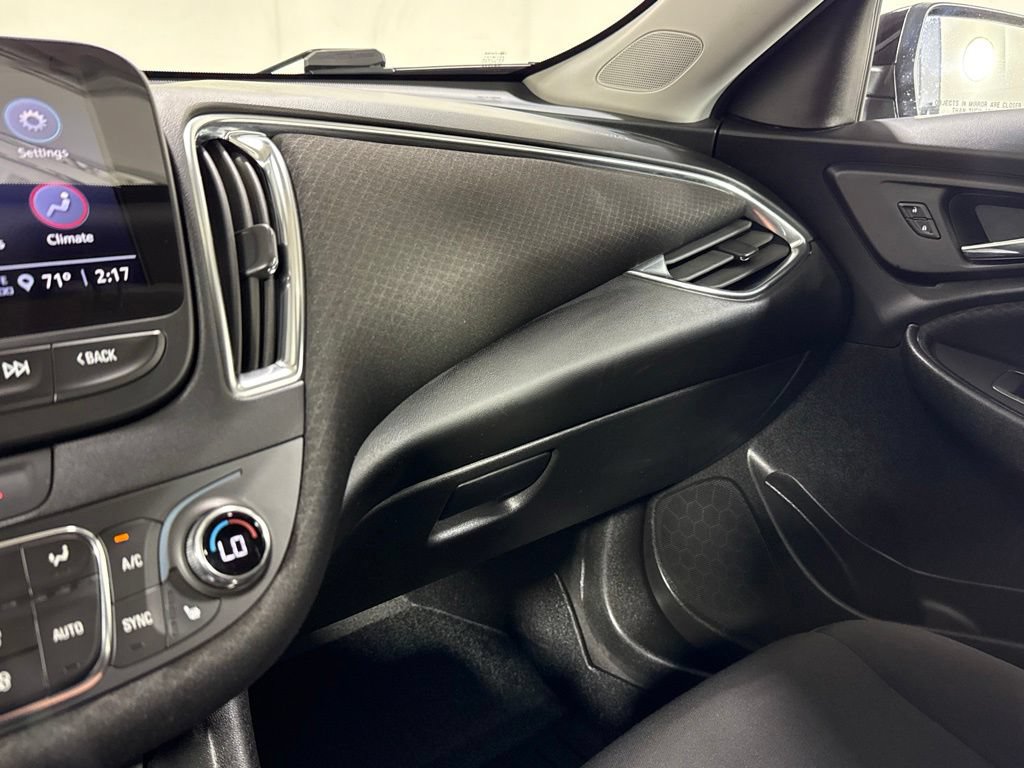 Used 2021 Chevrolet Malibu LT FWD image 28
