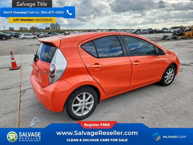 Used 2014 Toyota Prius C Three image 4