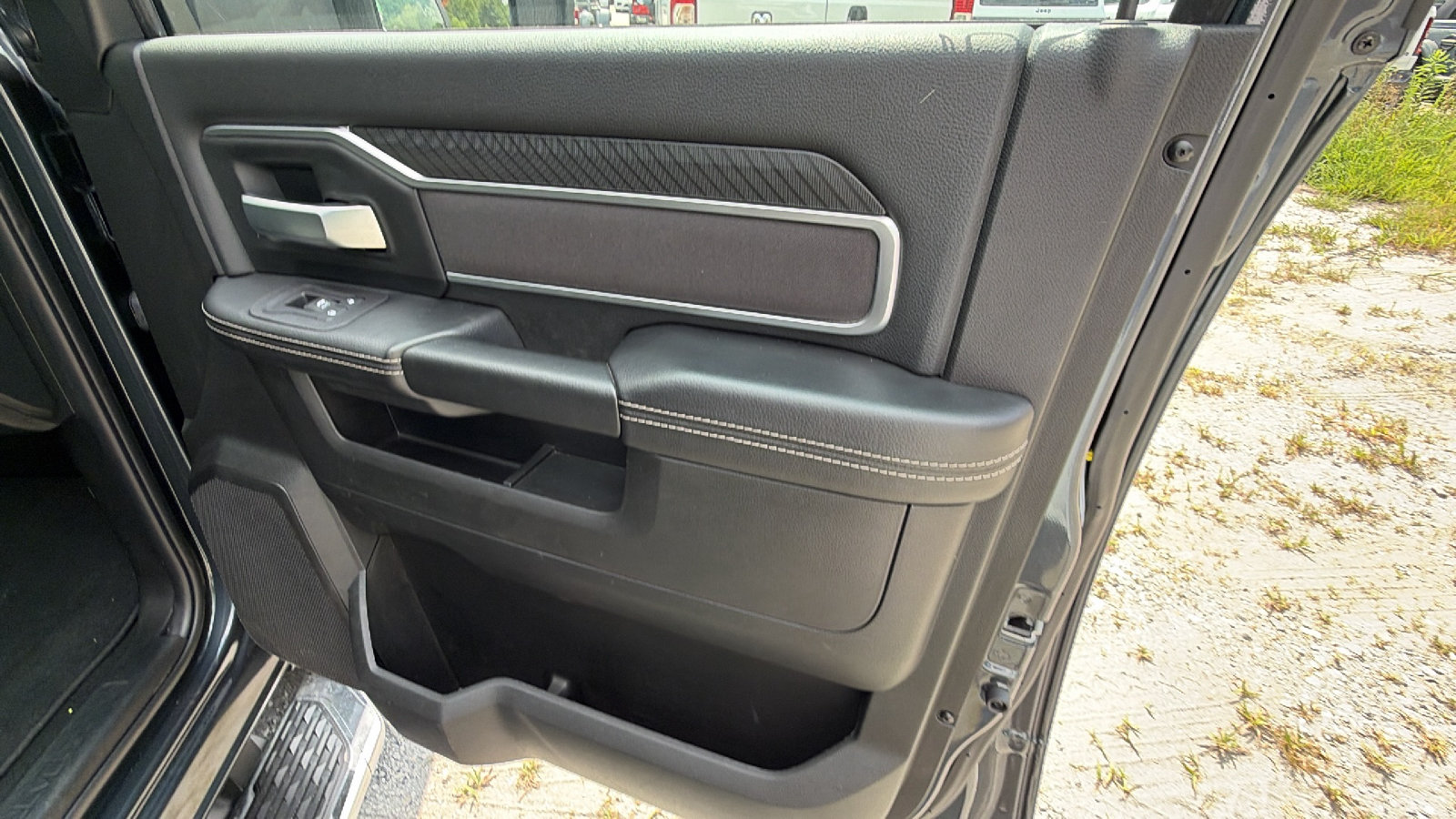 Used 2025 RAM 2500 Big Horn AWD/4WD image 18