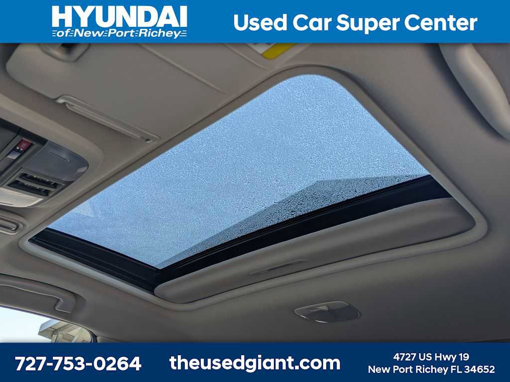 Used 2025 Subaru Crosstrek 2.0i Premium image 23