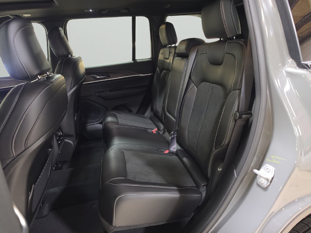 New 2027 Jeep Grand Cherokee 4WD image 15