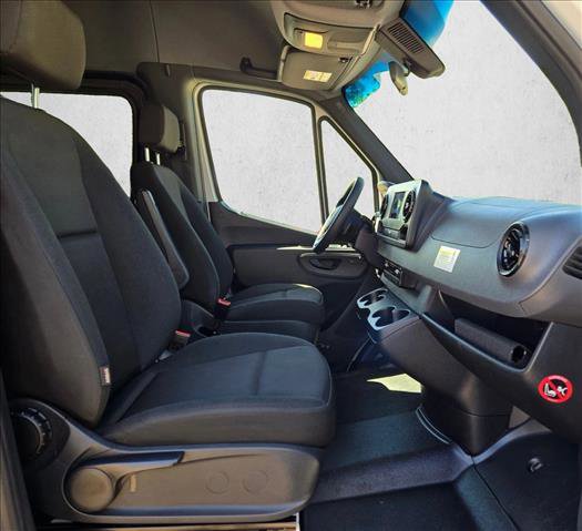 Used 2024 Mercedes-Benz Sprinter 2500 image 19
