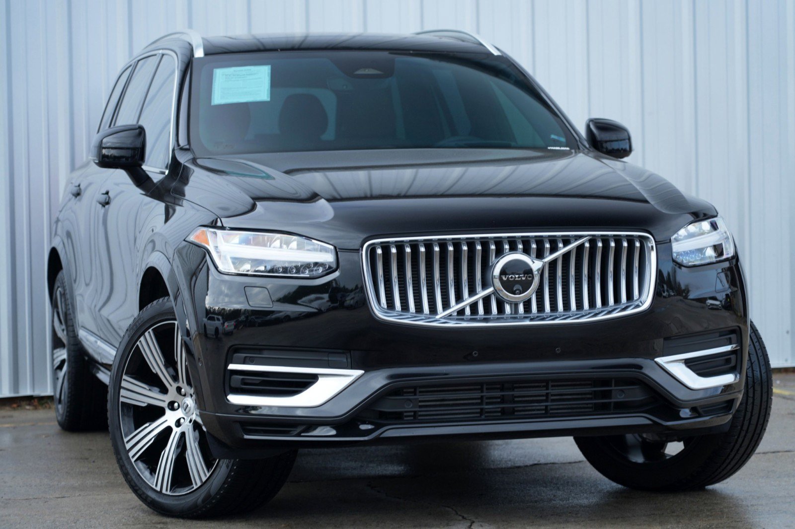 Used 2024 Volvo XC90 T8 Ultimate w/ Lounge Package image 4