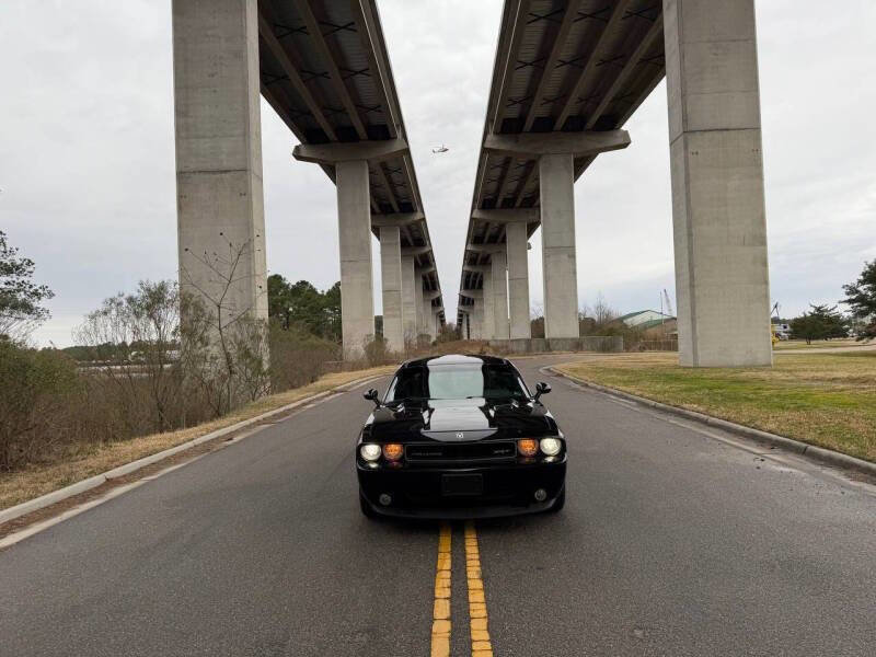 Used 2010 Dodge Challenger SRT8 RWD image 15