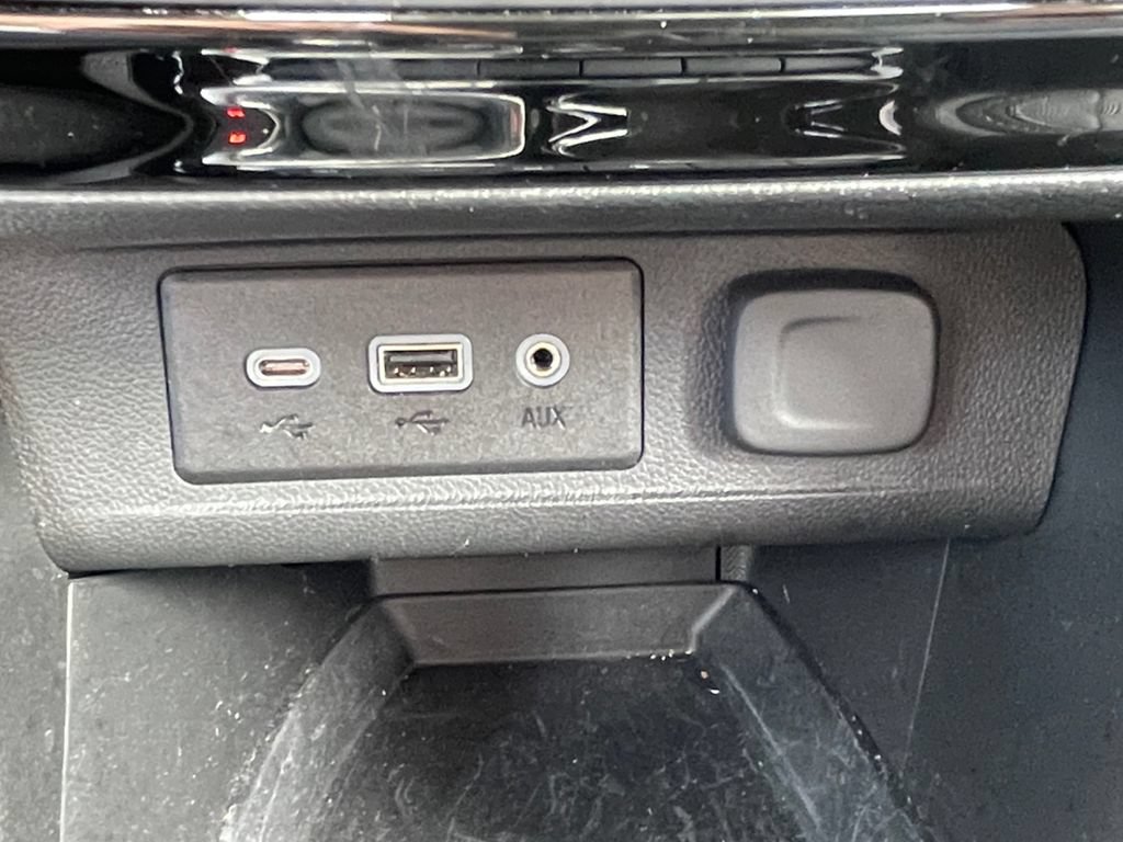 Used 2023 Buick Encore GX Select w/ Sport Touring Package AWD/4WD image 30