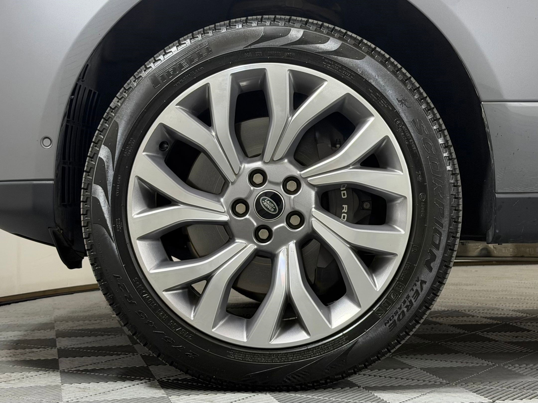 Used 2022 Land Rover Range Rover Westminster Edition image 12