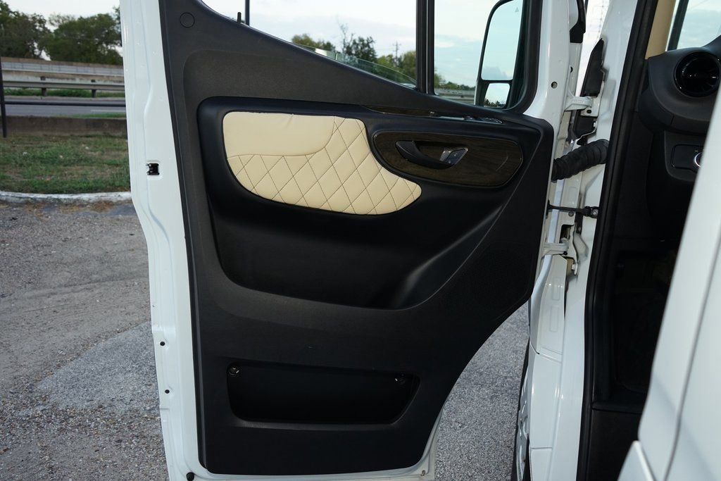 Used 2022 Mercedes-Benz Sprinter 3500 image 18