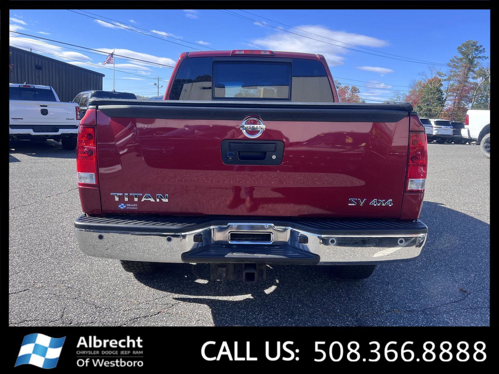 Used 2015 Nissan Titan SV w/ SV Value Truck Package image 4