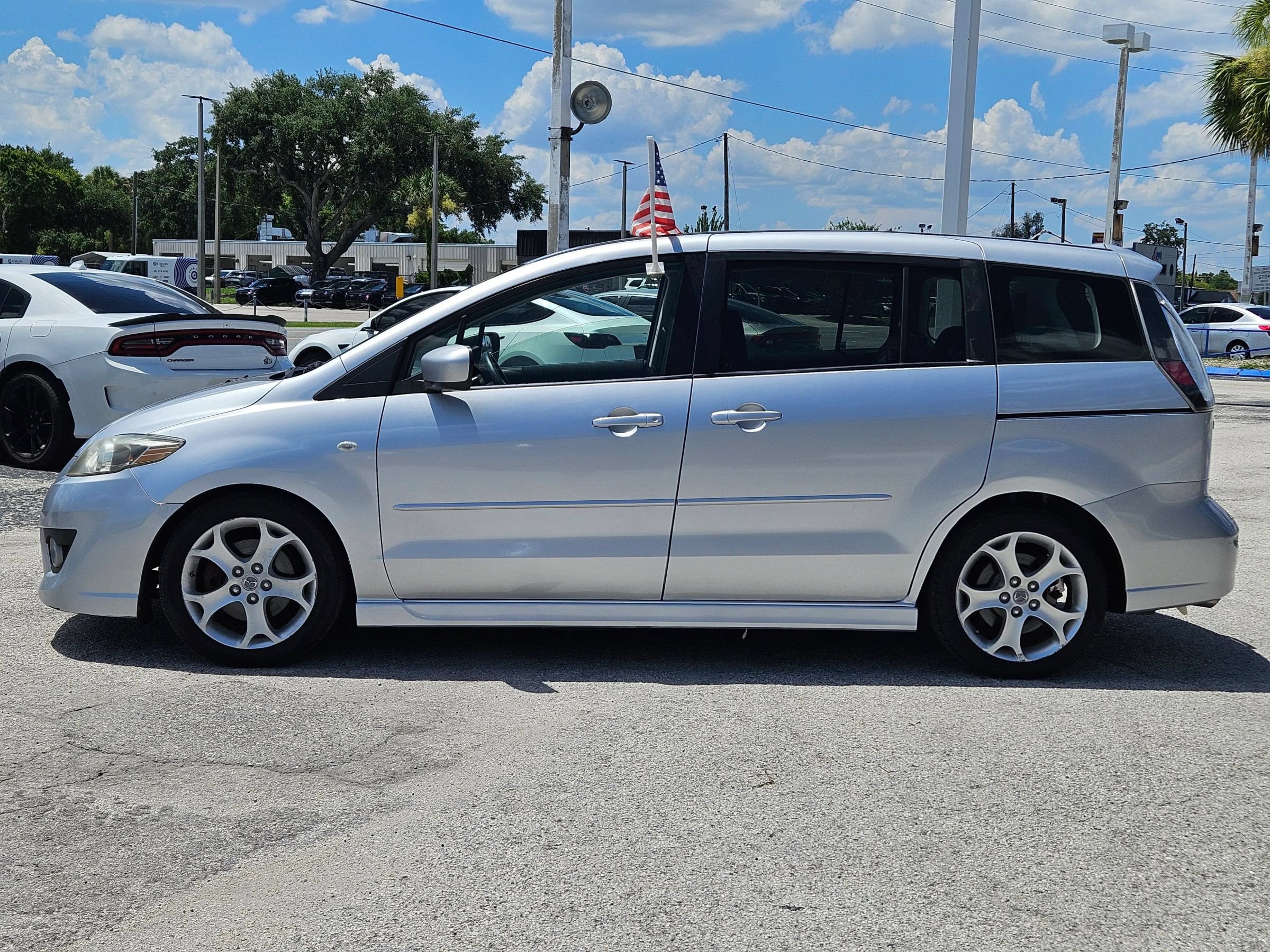 Used 2008 MAZDA MAZDA5 Touring FWD image 4